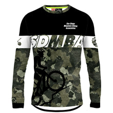 Load image into Gallery viewer, SDMBA Green Camo - Men MTB Long Sleeve Jersey
